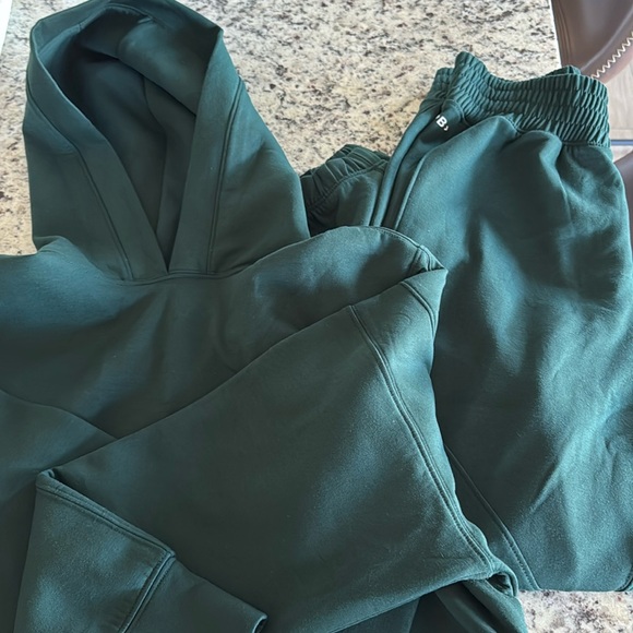 Abercrombie & Fitch Tops - Abercrombie YPB Jogger / Hoodie SET